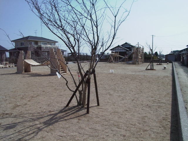 幼児遊園（西&rarr;東）